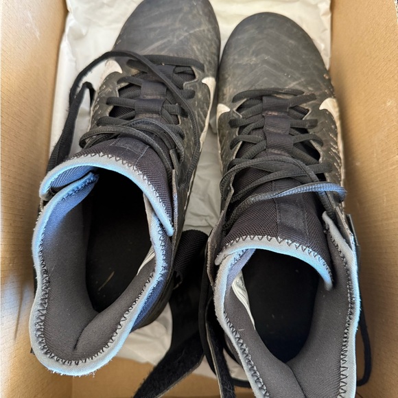 Nike Alpha Menace Pro 2 Mid Football Cleats - Picture 5 of 6